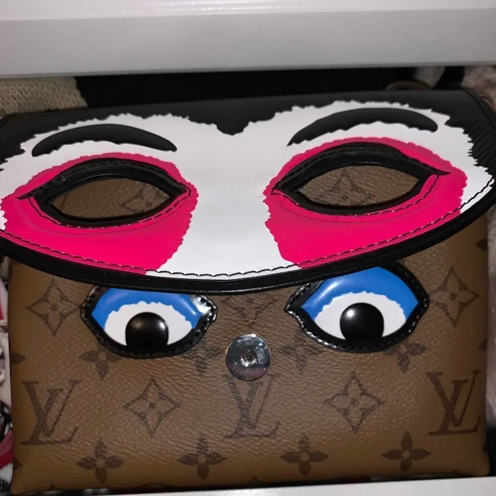 LOUIS VUITTON Reverse Monogram Kabuki Japan Eyes Pochette shoulder bag Pink LV - Picture 6 of 12